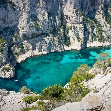 بيرتويس Logement Prive, Spacieux Et Moderne, Situe Entre Le Luberon, La Cote Marseillaise, La Provence Et Ses Richesses. المظهر الخارجي الصورة