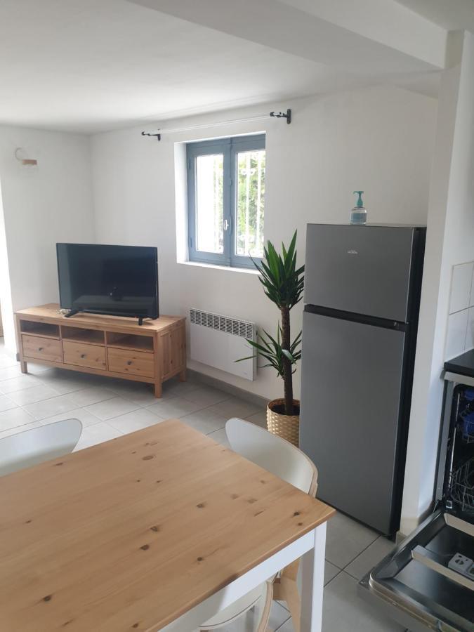 بيرتويس Logement Prive, Spacieux Et Moderne, Situe Entre Le Luberon, La Cote Marseillaise, La Provence Et Ses Richesses. المظهر الخارجي الصورة