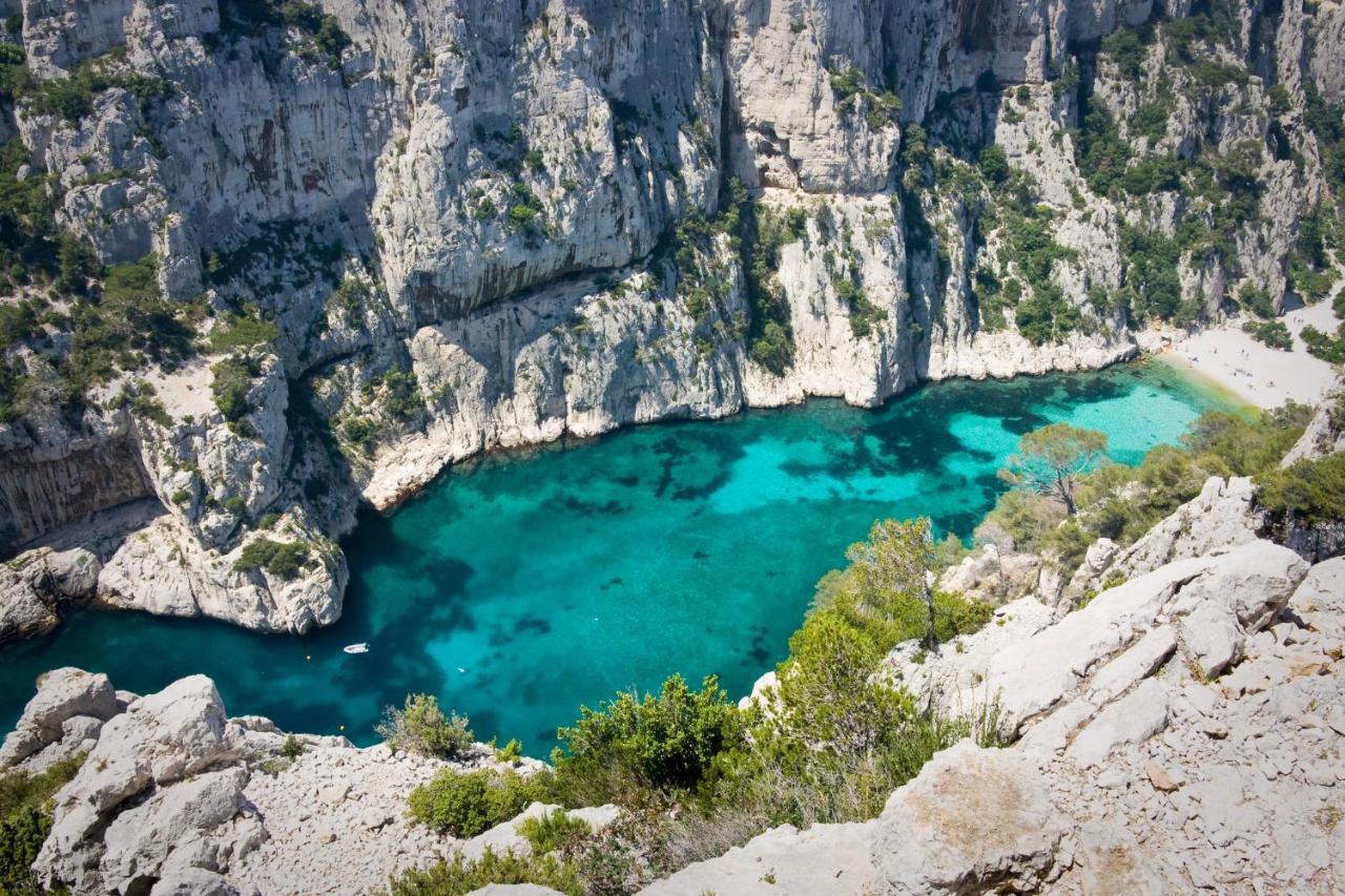 بيرتويس Logement Prive, Spacieux Et Moderne, Situe Entre Le Luberon, La Cote Marseillaise, La Provence Et Ses Richesses. المظهر الخارجي الصورة